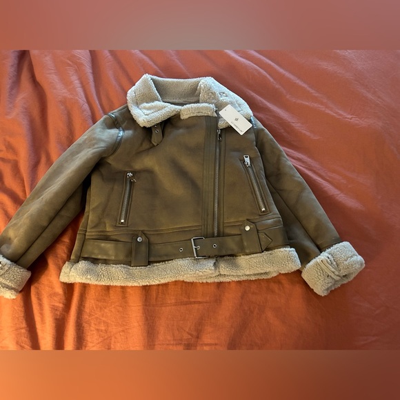 Jackets & Blazers - Lu Varey women’s faux shearing Moro jacket size XL.